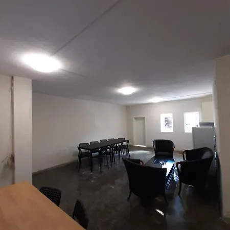 Iliana общежитие илияна * Elin Pelin