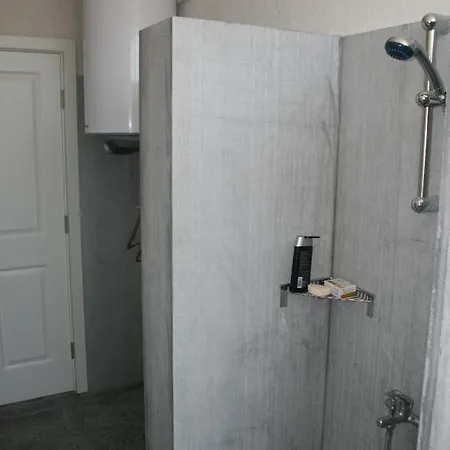 אכסניה Iliana общежитие илияна *