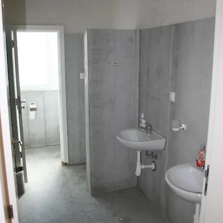 Iliana общежитие илияна אכסניה Elin Pelin