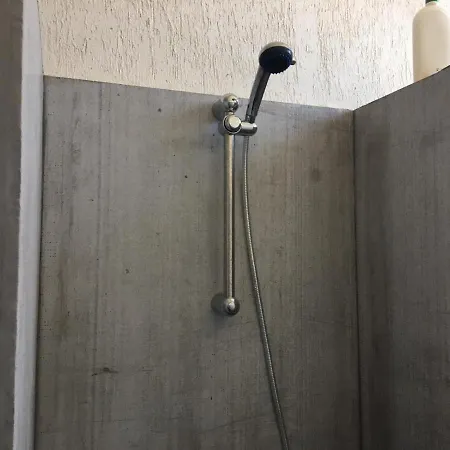 אכסניה Iliana общежитие илияна Elin Pelin