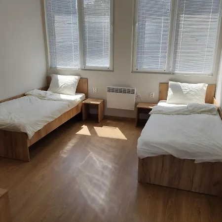 Iliana общежитие илияна * Elin Pelin