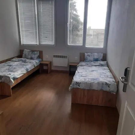 Iliana общежитие илияна Hostel