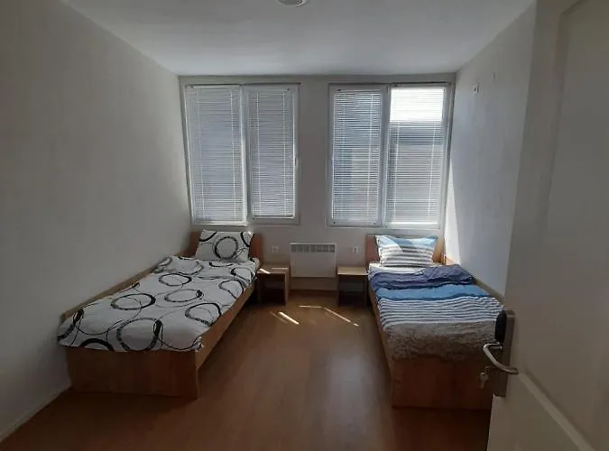 Iliana общежитие илияна Hostel