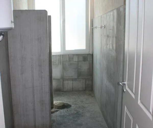 Iliana общежитие илияна * Elin Pelin