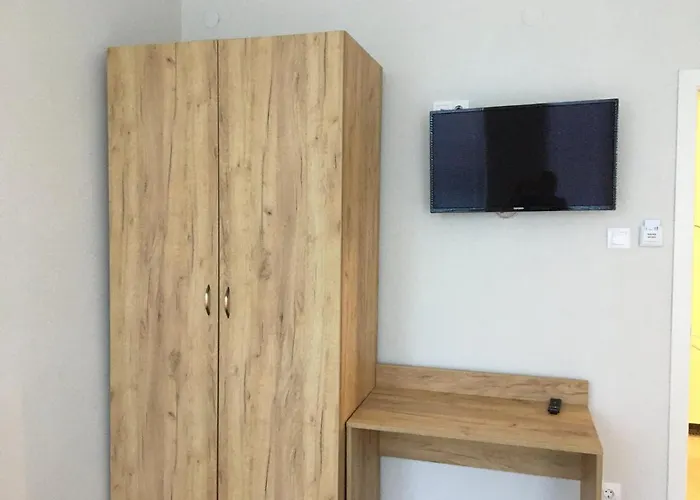 Iliana общежитие илияна Hostel