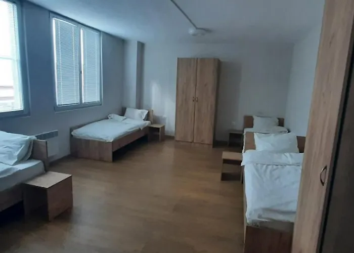 Hostel Iliana общежитие илияна *